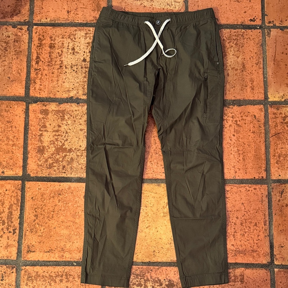 Vuori Men's Olive Drawstring Pants